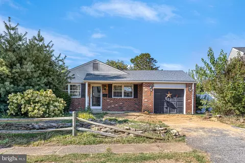 61 E Bellamy Dr, New Castle, DE 19720