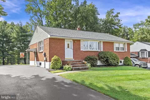 7 Dawes Dr, Newark, DE 19702 photo 2