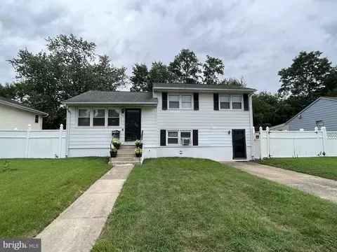 31 Briarcliff Dr, New Castle, DE 19720