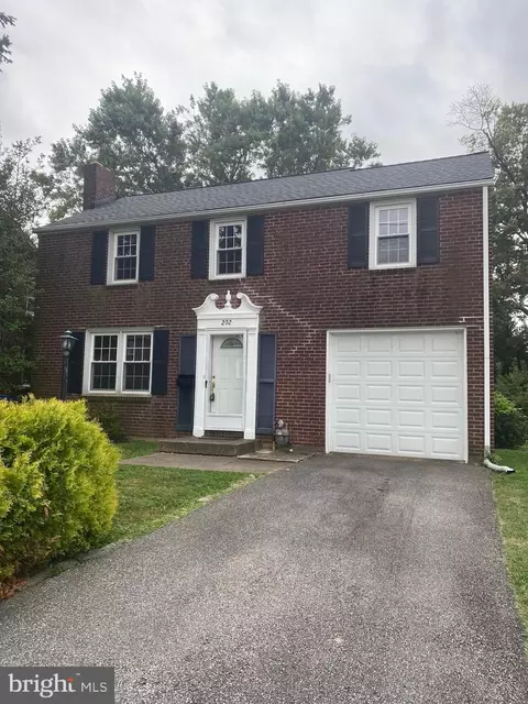202 3rd Ave, Newport, DE 19804