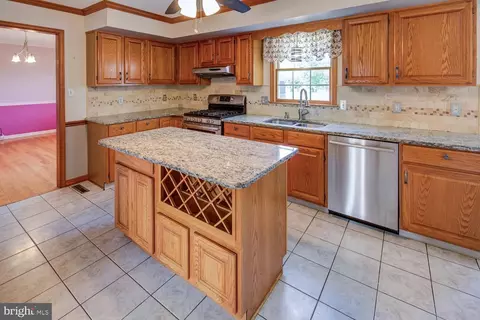 10 Mcmahon Dr, Bear, DE 19701 photo 15