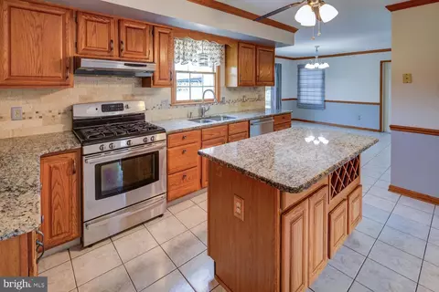 10 Mcmahon Dr, Bear, DE 19701 photo 11