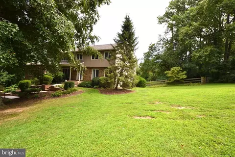 6 Warner Ct, Newark, DE 19711 photo 3