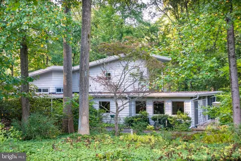 16 Walnut Ridge Rd, Wilmington, DE 19807