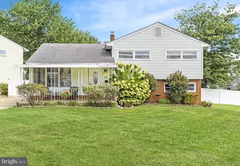 104 E Shelley Dr, Claymont, DE 19703