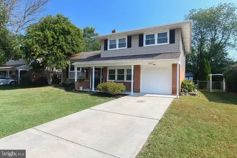 2637 Longfellow Dr, Wilmington, DE 19808