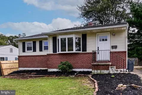 127 Phyllis Dr, Newark, DE 19711