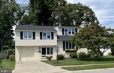 8 N Booth Dr, New Castle, DE 19720