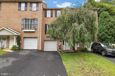 4876 Weatherhill Dr, Wilmington, DE 19808