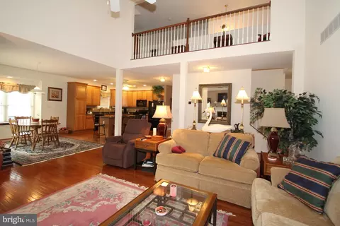 35 Devalinder Dr, Newark, DE 19702 photo 5