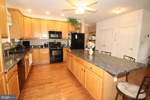35 Devalinder Dr, Newark, DE 19702 photo 6