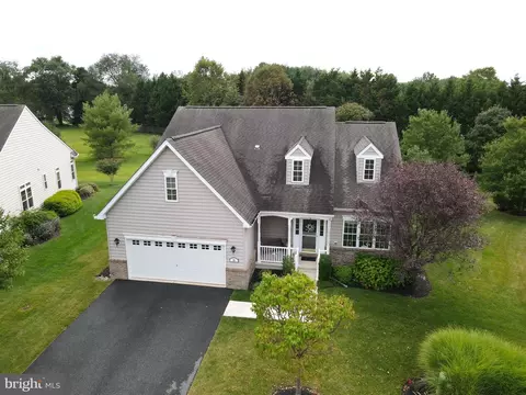 35 Devalinder Dr, Newark, DE 19702