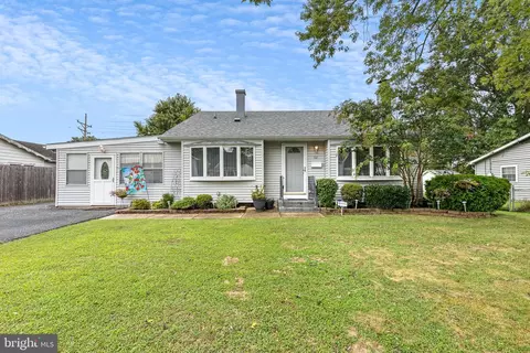 52 Lynch Farm Dr, Newark, DE 19713