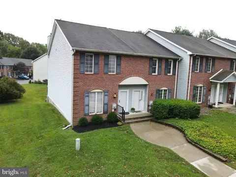 4724 Weatherhill Dr, Wilmington, DE 19808