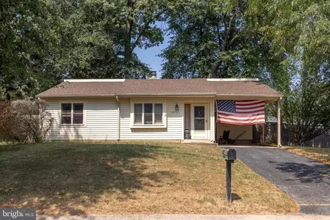 135 Piano Dr, Newark, DE 19713