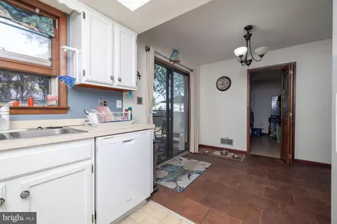 135 Piano Dr, Newark, DE 19713 photo 9