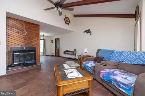 135 Piano Dr, Newark, DE 19713 photo 5