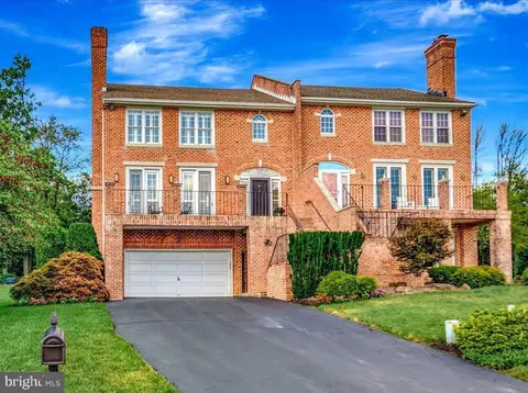23 Stone Tower Ln, Wilmington, DE 19803
