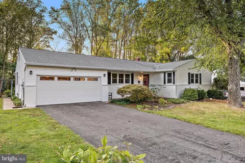 801 N Country Club Dr, Newark, DE 19711