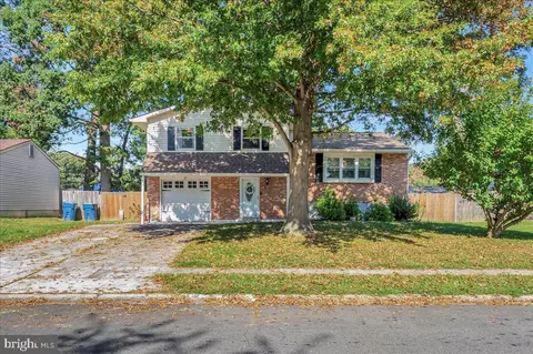 21 Chancellor Dr, Newark, DE 19713 photo 2