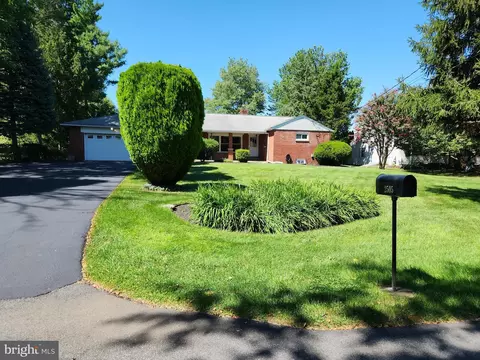 2505 Veterans Dr, Wilmington, DE 19810