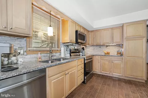 645 Clifton Dr, Bear, DE 19701 photo 5