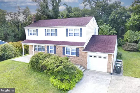 4 Swallow Cir, Newark, DE 19711 photo 2