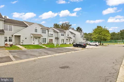 12 Stark Ct, Newark, DE 19702 photo 2