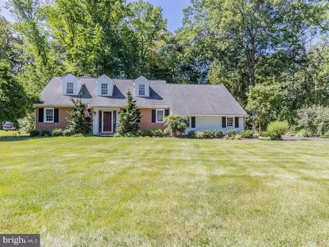 2530 Blackwood Rd, Wilmington, DE 19810