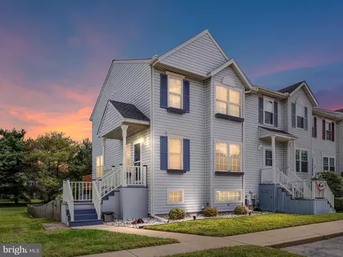 110 Mcmullen Cir, Bear, DE 19701