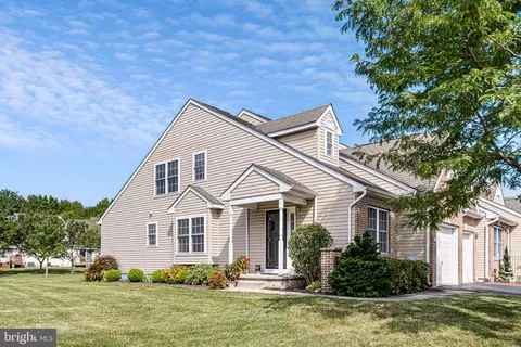 434 E Red Lion Dr, Bear, DE 19701 photo 2