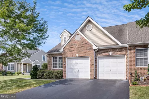 434 E Red Lion Dr, Bear, DE 19701