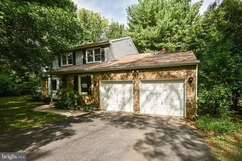 1 Whitby Ct, Hockessin, DE 19707