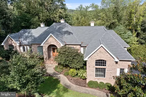 100 Deer Valley Ln, Wilmington, DE 19807