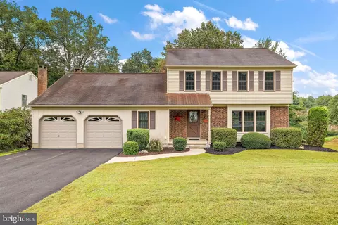 32 Pine Grove Ln, Hockessin, DE 19707
