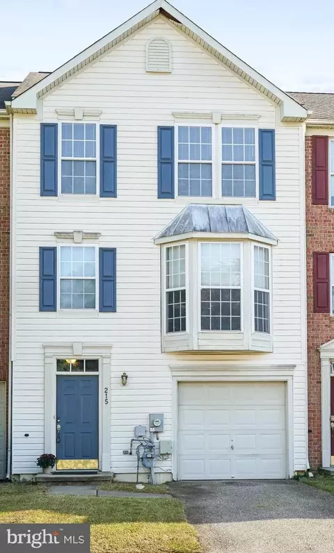 215 N Bridlewood Dr, Newark, DE 19702