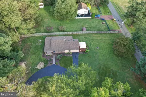 540 Connell Dr, Bear, DE 19701 photo 2