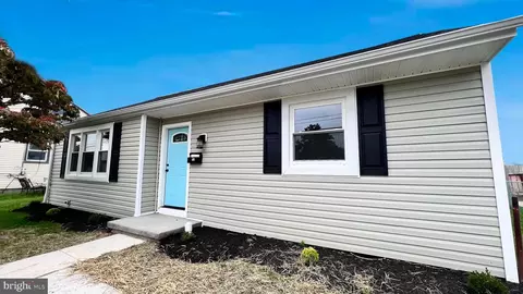32 Morris Rd, New Castle, DE 19720