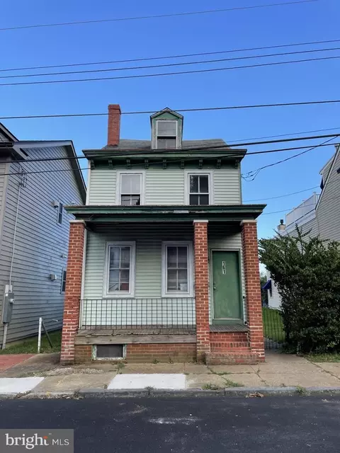 161 E 2nd St, New Castle, DE 19720