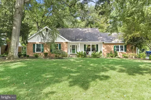 2639 Longwood Dr, Wilmington, DE 19810
