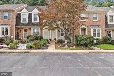 440 Briar Creek Dr, Hockessin, DE 19707