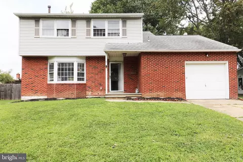 6 Granbury Dr, New Castle, DE 19720