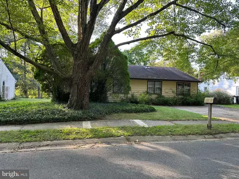 706 Brook Dr, Newark, DE 19713
