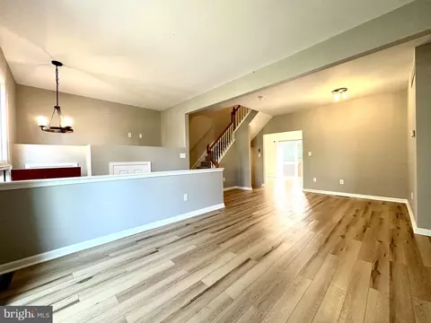 119 Thomas Ln, Newark, DE 19711 photo 2