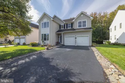 6 Chapman Ln, Bear, DE 19701