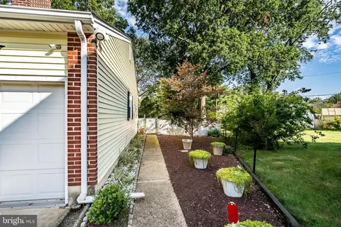 7 Kitty Ln, Newark, DE 19713 photo 3