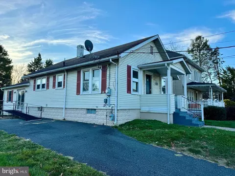 307 7th St, New Castle, DE 19720