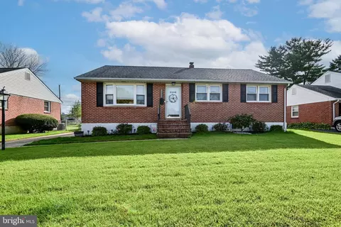 2206 Nicholby Dr, Wilmington, DE 19808