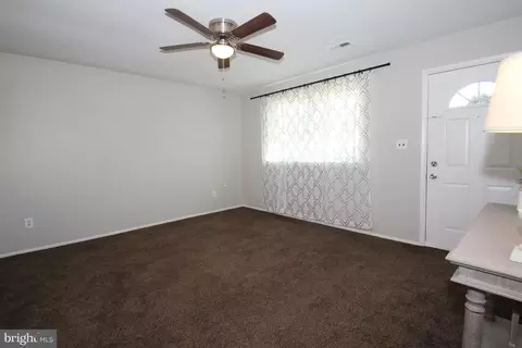 12 Kildoon Dr, Newark, DE 19702 photo 3