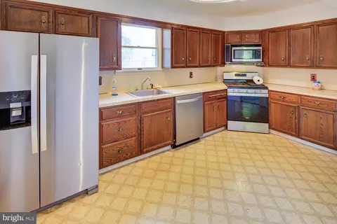 906 Devon Dr, Newark, DE 19711 photo 9